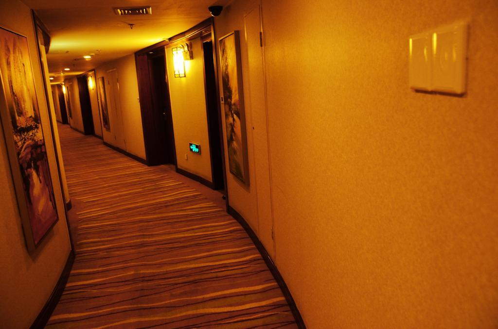 Vienna International Hotel - Expo Branch Shanghai Eksteriør billede